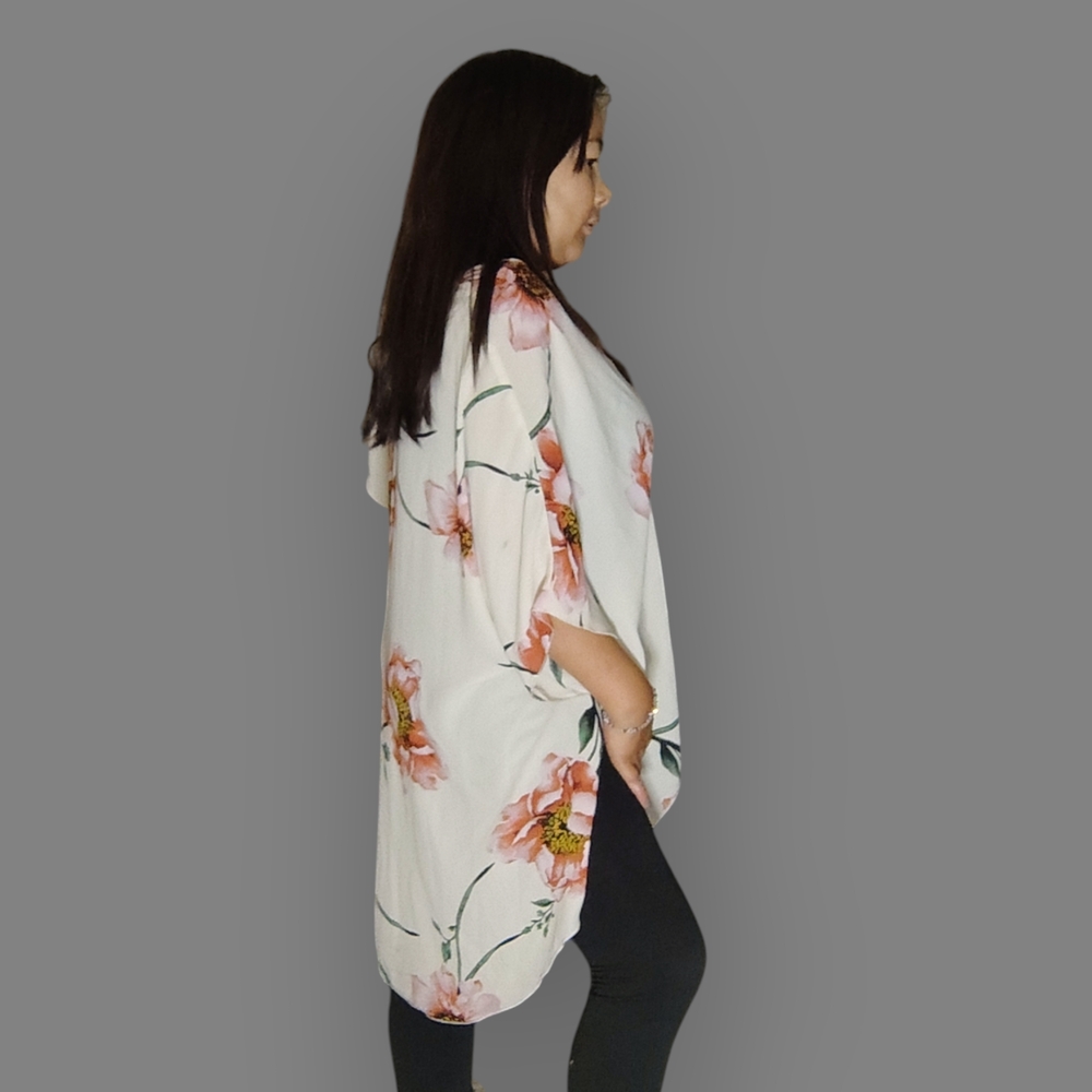 Eclipse Women's Medium Elegant Cream and Green Kimono Tunic - Picture 5 of 9